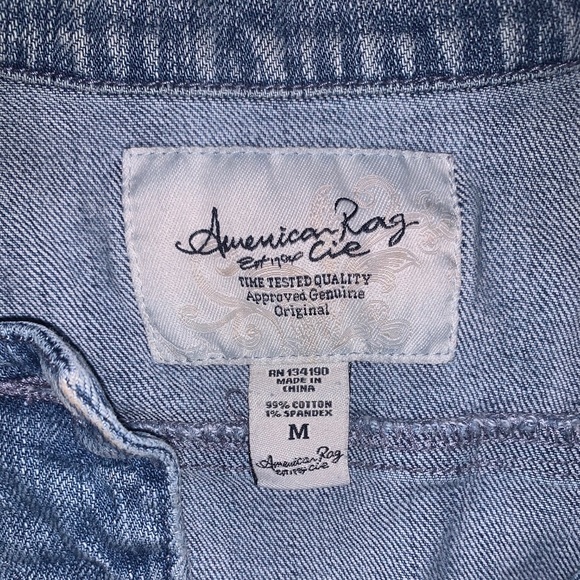 Cropped Jean Jacket - Picture 4 of 4